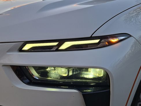 Certified 2025 BMW X7 xDrive40i w/ M Sport Package image 8