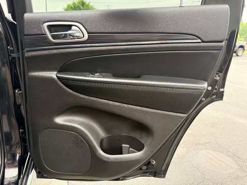 Used 2021 Jeep Grand Cherokee Limited w/ Sun & Sound Group RWD image 32