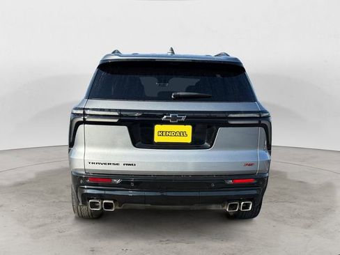 Used 2024 Chevrolet Traverse RS image 4