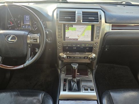 Used 2014 Lexus GX 460 w/ Premium Package image 35