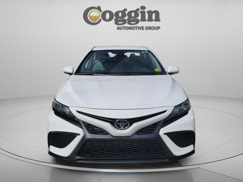 Used 2023 Toyota Camry SE FWD image 5