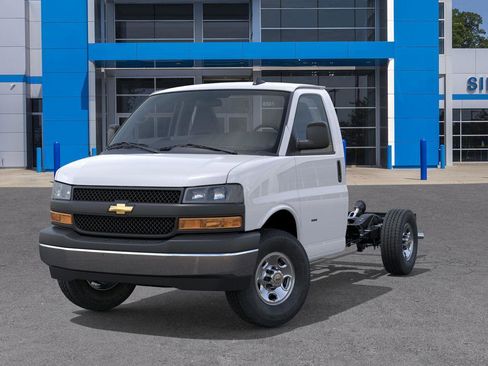 New 2025 Chevrolet Express 3500 w/ Power Convenience Package image 6