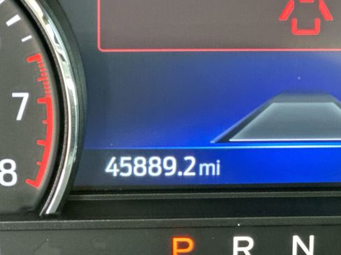 Used 2022 Ford Explorer XLT w/ Equipment Group 202A image 16