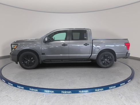 Used 2024 Nissan Titan SV w/ SV Convenience Package RWD image 7