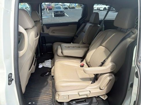 Used 2018 Honda Odyssey Touring image 12