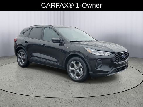 Used 2025 Ford Escape ST-Line w/ Equipment Group 301A image 2