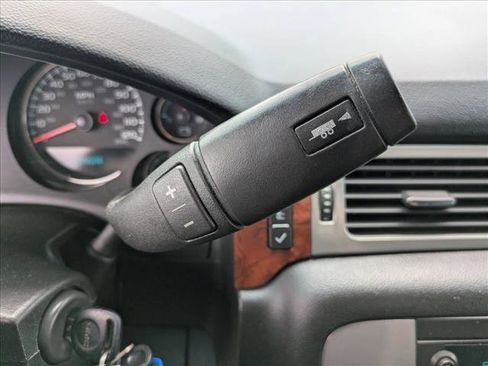 Used 2013 GMC Yukon XL SLT AWD/4WD image 12