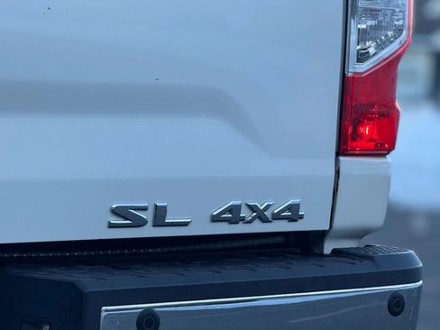 Used 2016 Nissan Titan SL image 9