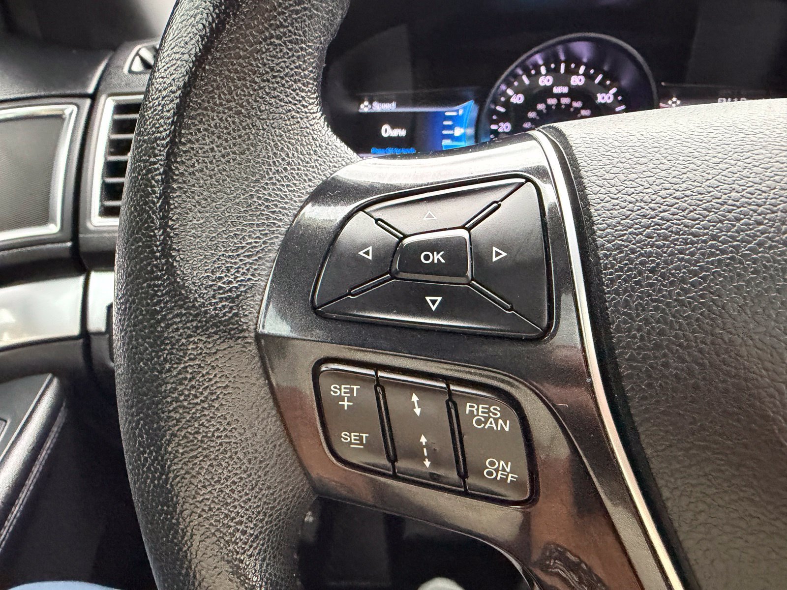 Used 2018 Ford Explorer Limited w/ Equipment Group 301A AWD/4WD image 14