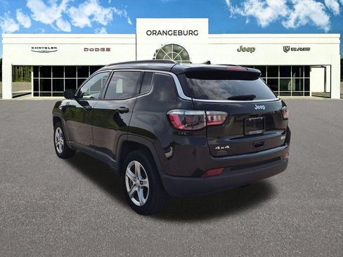 Used 2024 Jeep Compass Latitude AWD/4WD image 8