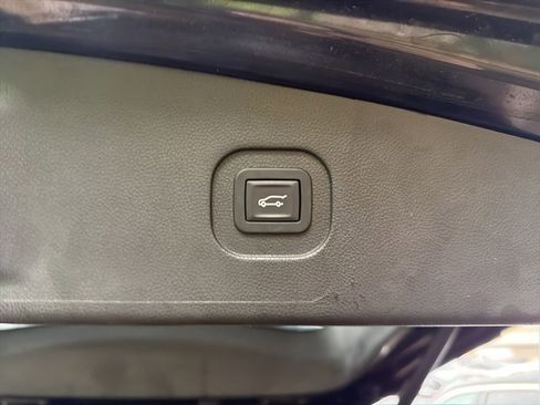 Used 2017 GMC Terrain SLT w/ Open Road Package FWD image 9