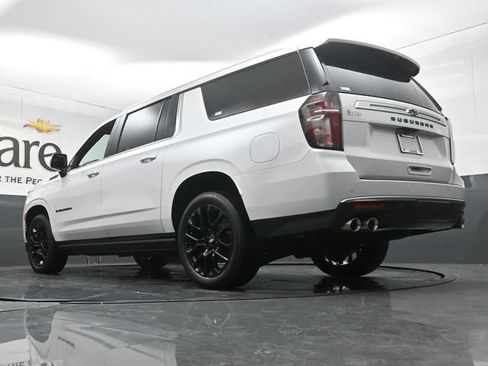 Used 2023 Chevrolet Suburban High Country AWD/4WD image 5