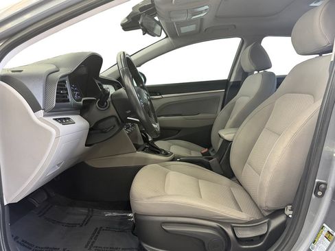 Used 2019 Hyundai Elantra Value Edition FWD image 10