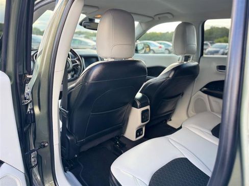 Used 2018 Jeep Compass Latitude w/ Popular Equipment Group image 32