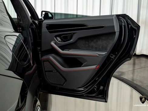 Used 2024 Lamborghini Urus S image 57