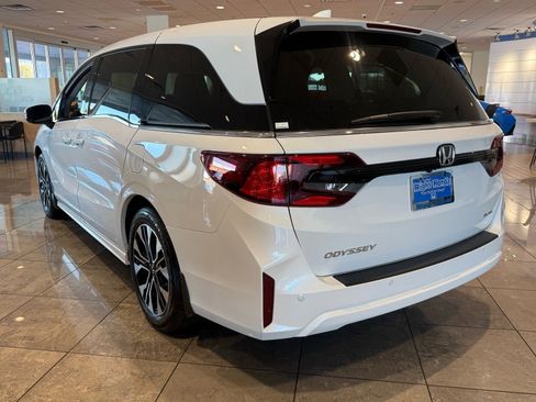 New 2026 Honda Odyssey Elite image 4