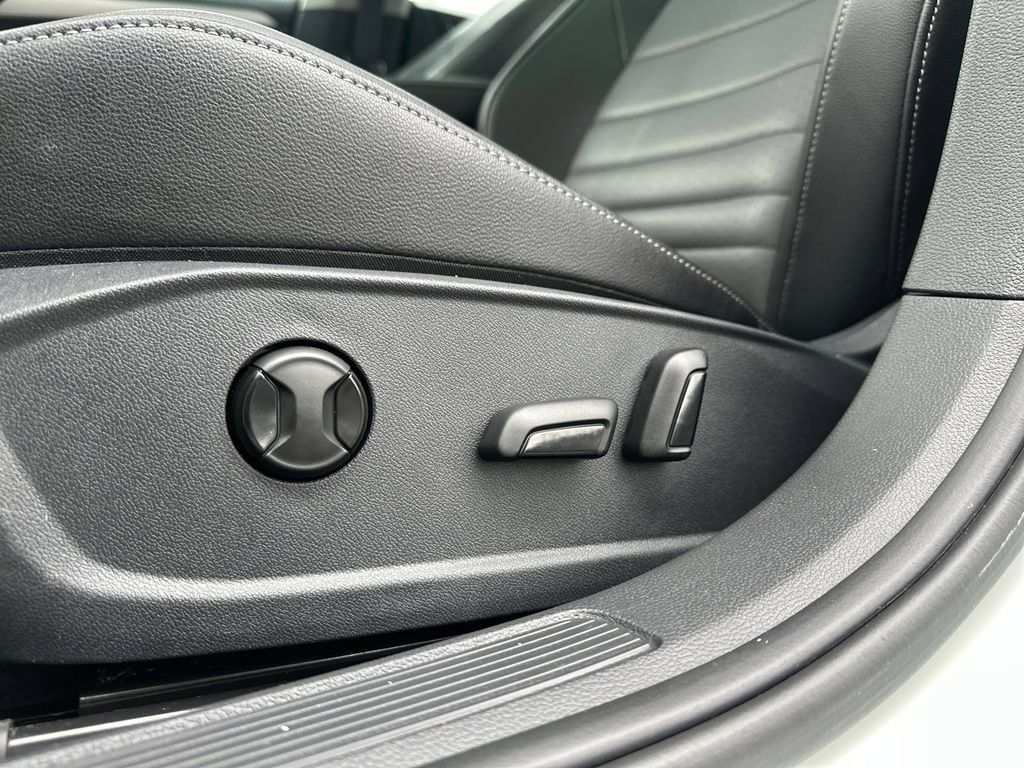 Used 2021 Volkswagen Jetta SE FWD image 9