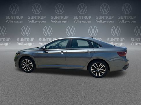 Used 2025 Volkswagen Jetta SE w/ Sunroof Package FWD image 36
