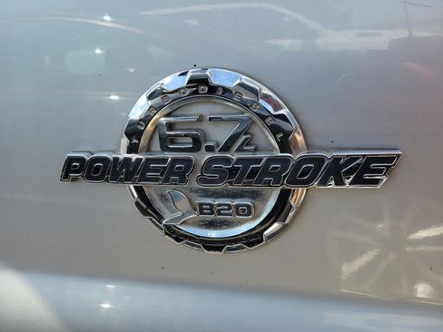 Used 2016 Ford F250 XLT AWD/4WD image 4