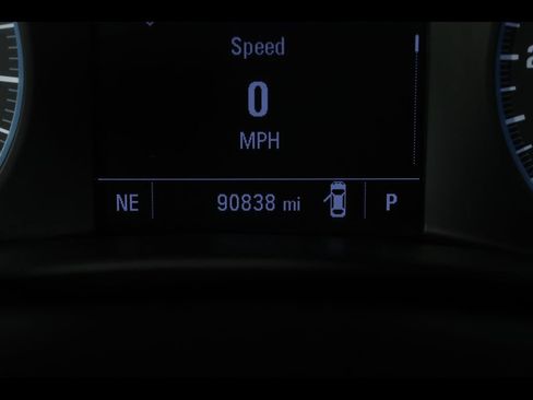 Used 2018 Chevrolet Equinox LS FWD image 16