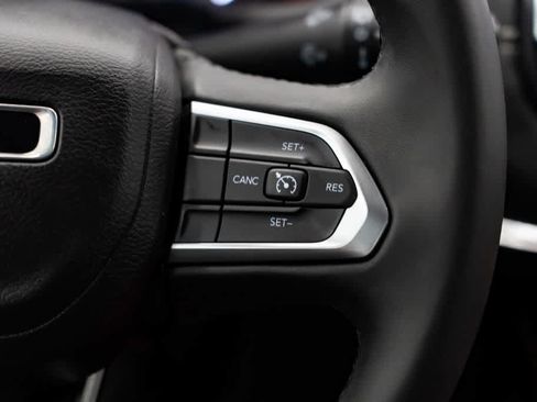 Used 2023 Jeep Compass Latitude AWD/4WD image 15