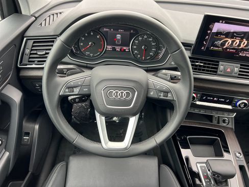 Certified 2025 Audi Q5 2.0T Premium image 13