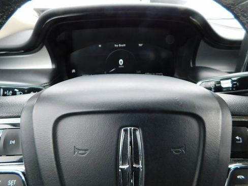 Used 2023 Lincoln Nautilus AWD w/ Premium Package image 33