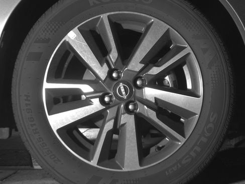 Used 2025 Nissan Versa SV FWD image 13