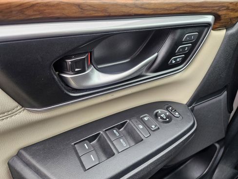 Used 2017 Honda CR-V Touring image 22