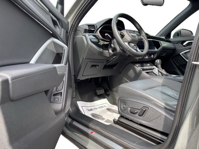 Used 2024 Audi Q3 2.0T Premium w/ Convenience Package AWD/4WD image 8