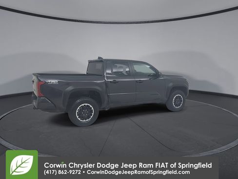 Used 2025 Toyota Tacoma TRD Off-Road image 17