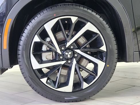 Used 2024 Mitsubishi Outlander SE Black Edition image 9