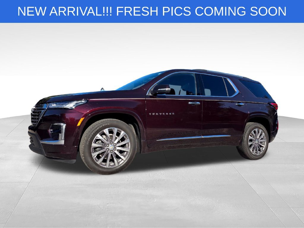Used 2023 Chevrolet Traverse Premier w/ LPO, Cargo Package FWD image 2