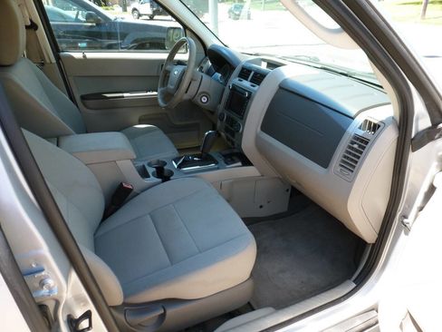 Used 2010 Ford Escape Limited FWD image 11
