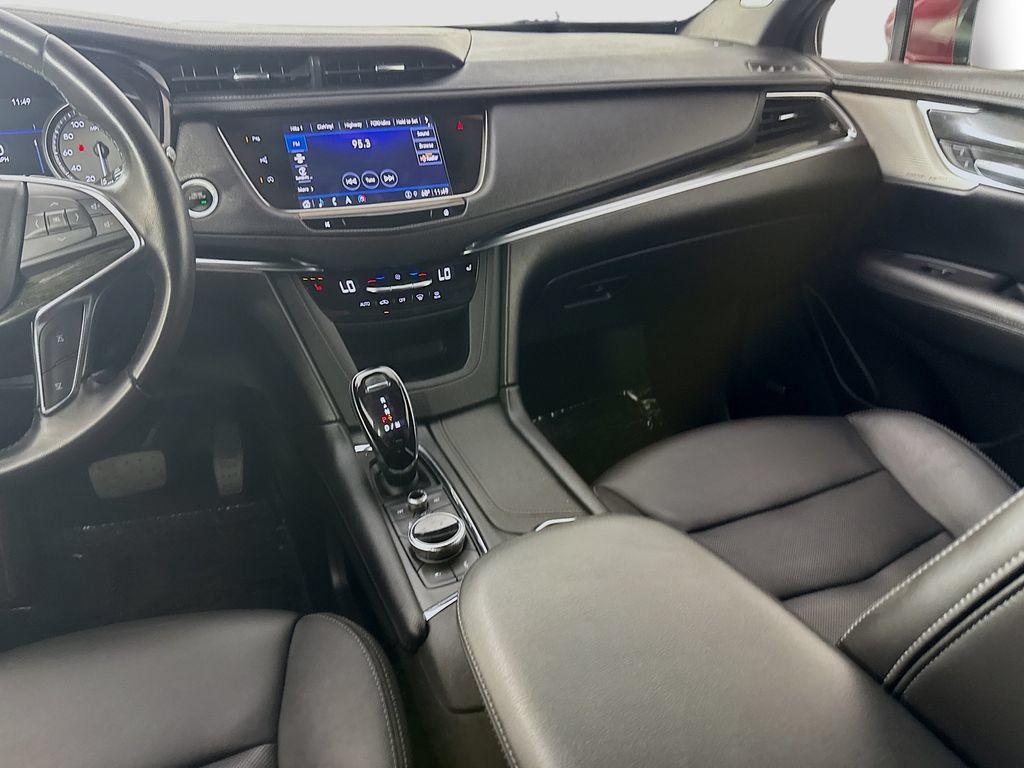 Used 2022 Cadillac XT5 Premium Luxury w/ Technology Package AWD/4WD image 29
