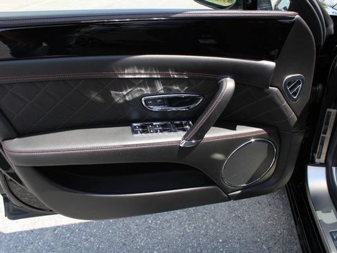 Used 2018 Bentley Flying Spur S V8 AWD/4WD image 24