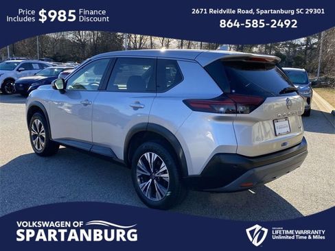 Used 2023 Nissan Rogue SV image 4