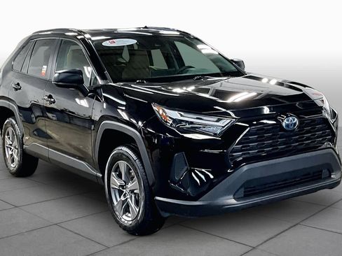 Certified 2024 Toyota RAV4 LE AWD/4WD image 3