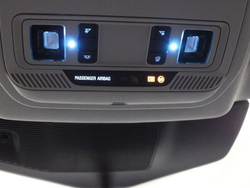 Used 2023 Ford Explorer XLT image 36