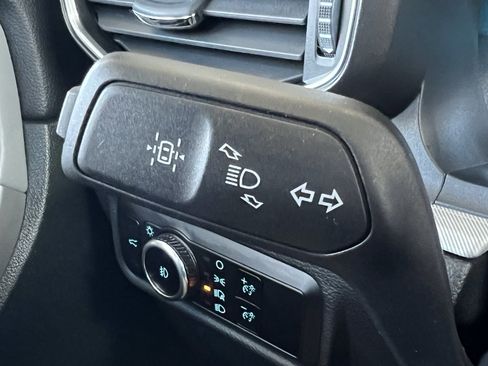 Used 2023 Ford Explorer XLT w/ Equipment Group 202A image 34