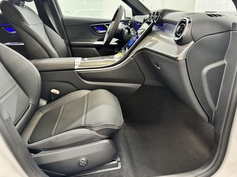 Certified 2025 Mercedes-Benz GLC 300 image 23