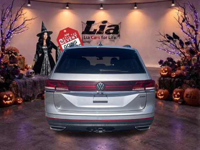 Used 2025 Volkswagen Atlas SE AWD/4WD image 4