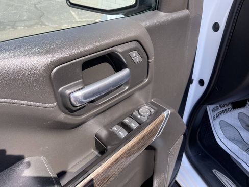Used 2019 Chevrolet Silverado 1500 RST w/ True North Edition AWD/4WD image 12