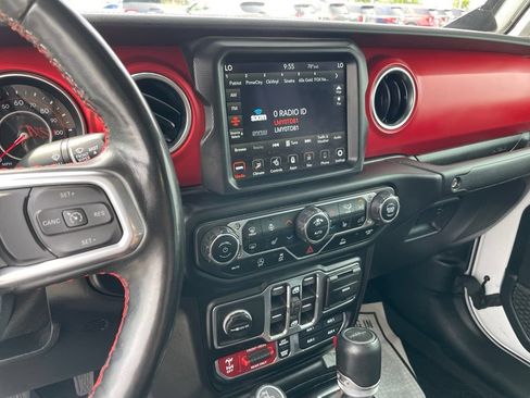 Used 2021 Jeep Gladiator Rubicon AWD/4WD image 15