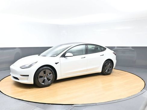 Used 2023 Tesla Model 3 Standard Range RWD image 4