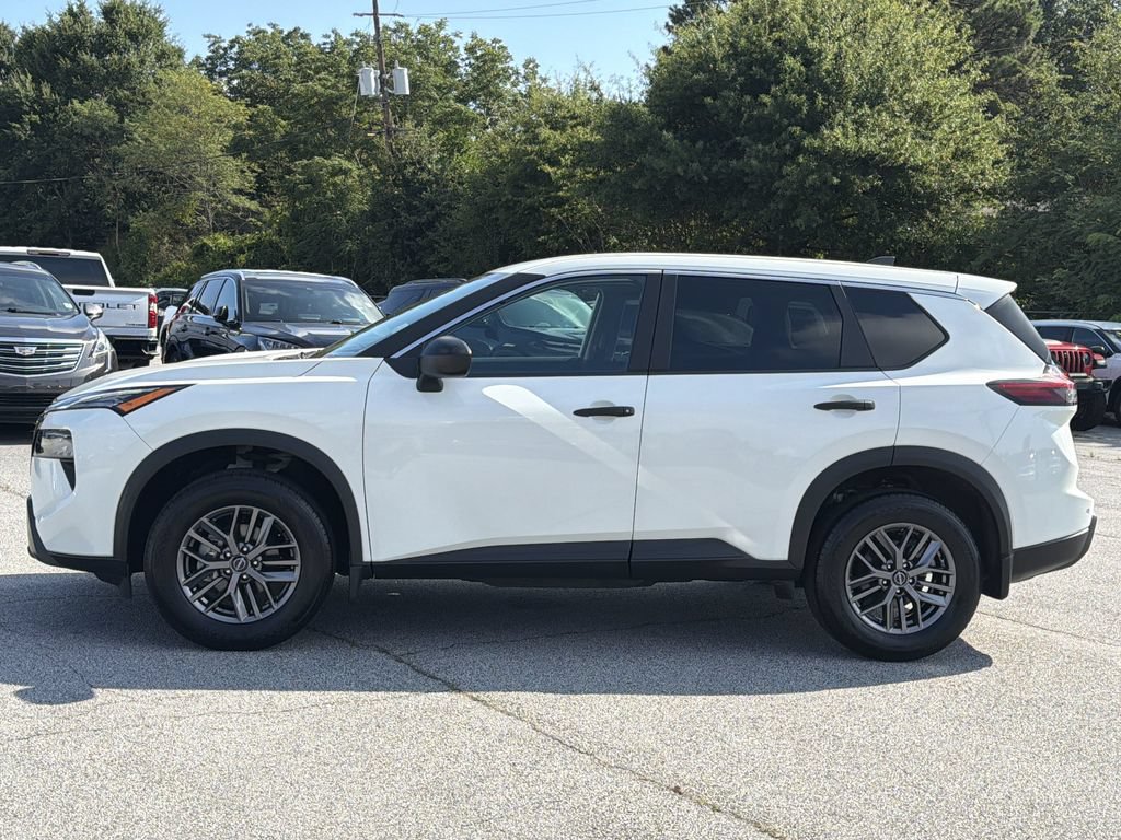 Used 2026 Nissan Rogue S FWD image 17