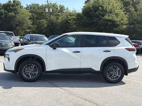 Used 2026 Nissan Rogue S FWD image 17