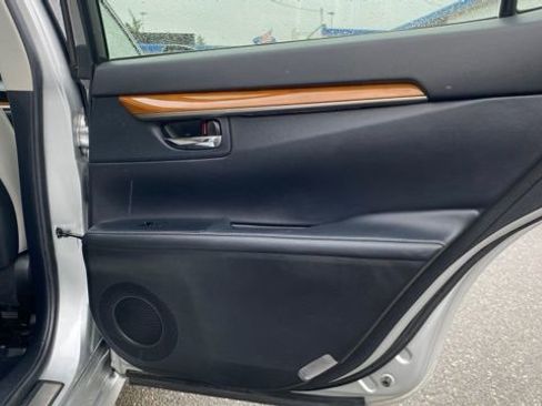 Used 2015 Lexus ES 300h 300h image 23
