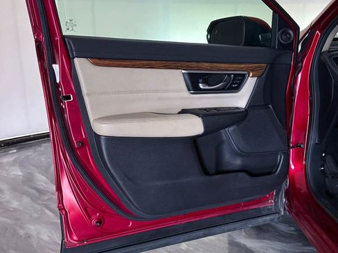 Used 2018 Honda CR-V Touring image 17