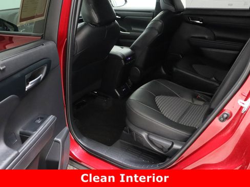 Certified 2024 Toyota Highlander XSE image 29